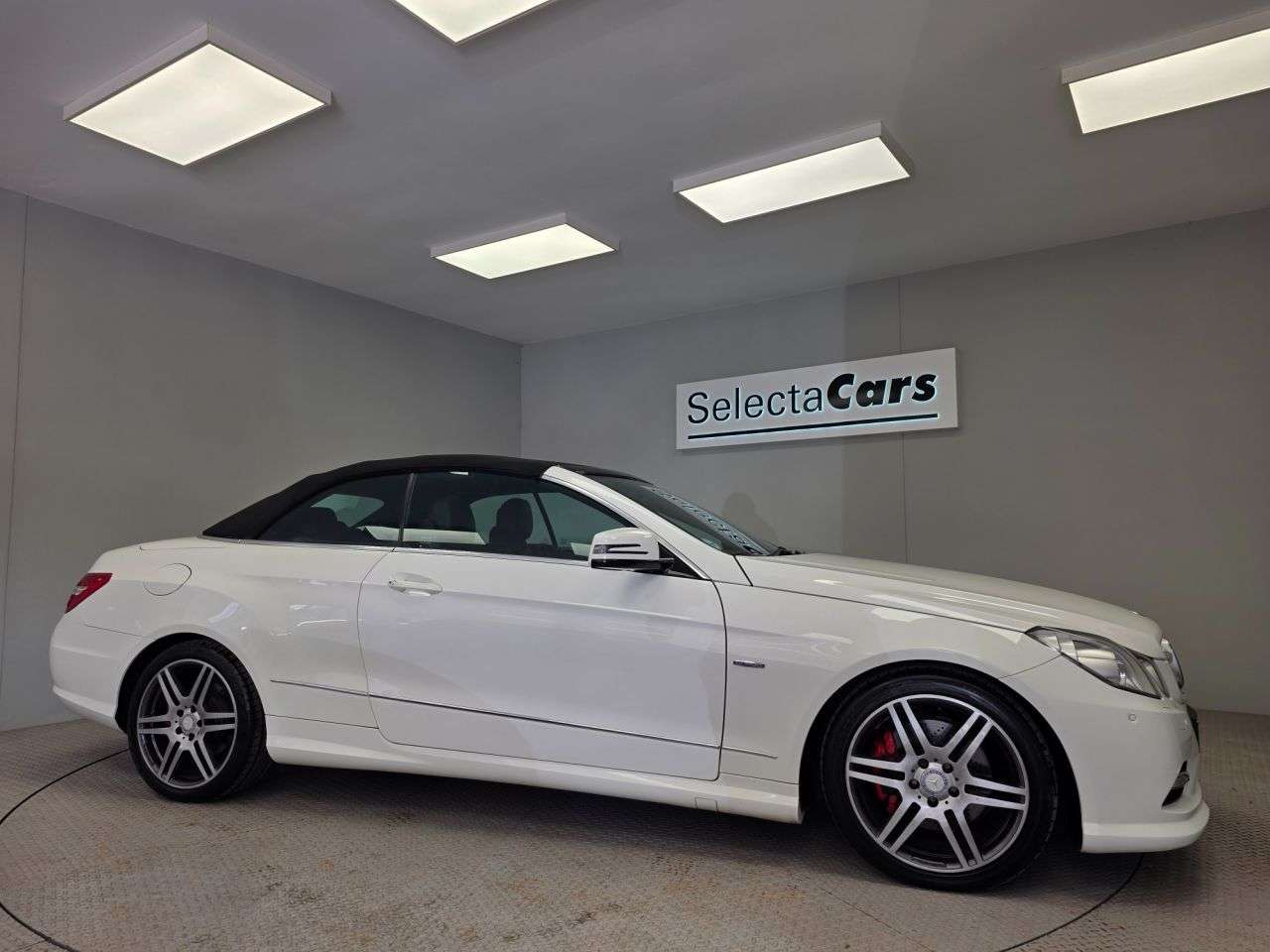 A 2012 MERCEDES-BENZ E CLASS 3.0 E350 CDI V6 BlueEfficiency Sport Cabriolet 2dr Diesel G-Tronic Euro 5 ( A 2012 MERCEDES-BENZ E CLASS 3.0 E350 CDI V6 BlueEfficiency Sport Cabriolet 2dr Diesel G-Tronic Euro 5 (