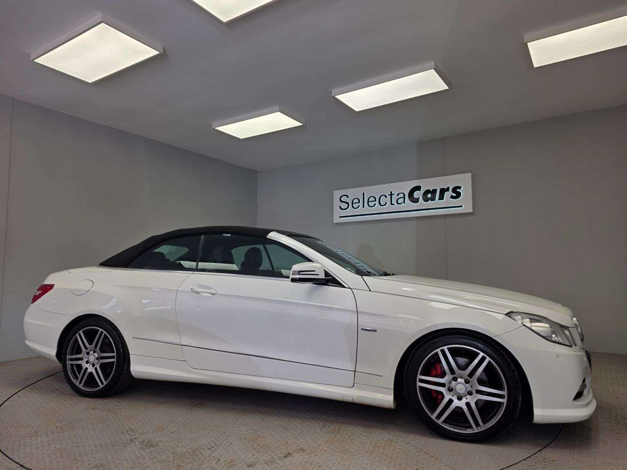 A 2012 MERCEDES-BENZ E CLASS 3.0 E350 CDI V6 BlueEfficiency Sport Cabriolet 2dr Diesel G-Tronic Euro 5 ( A 2012 MERCEDES-BENZ E CLASS 3.0 E350 CDI V6 BlueEfficiency Sport Cabriolet 2dr Diesel G-Tronic Euro 5 (