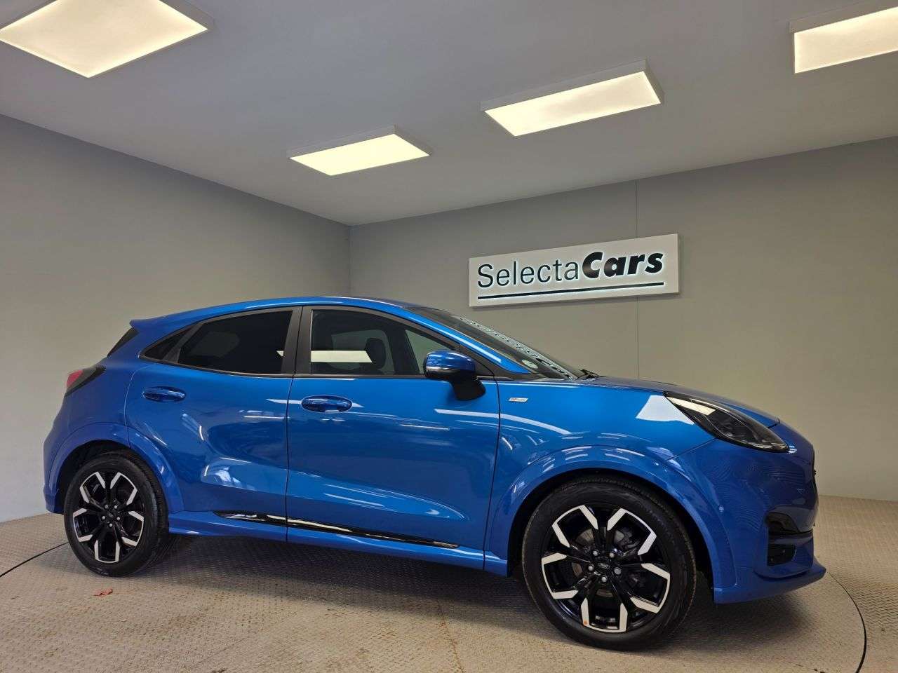 A 2024 FORD PUMA 1.0T EcoBoost MHEV ST-Line X SUV 5dr Petrol Hybrid DCT Euro 6 (s/s) (125 ps A 2024 FORD PUMA 1.0T EcoBoost MHEV ST-Line X SUV 5dr Petrol Hybrid DCT Euro 6 (s/s) (125 ps