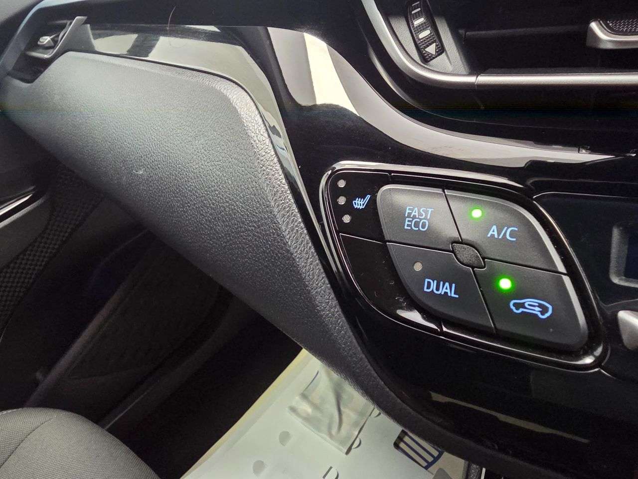 2020 TOYOTA C-HR 2020 TOYOTA C-HR
