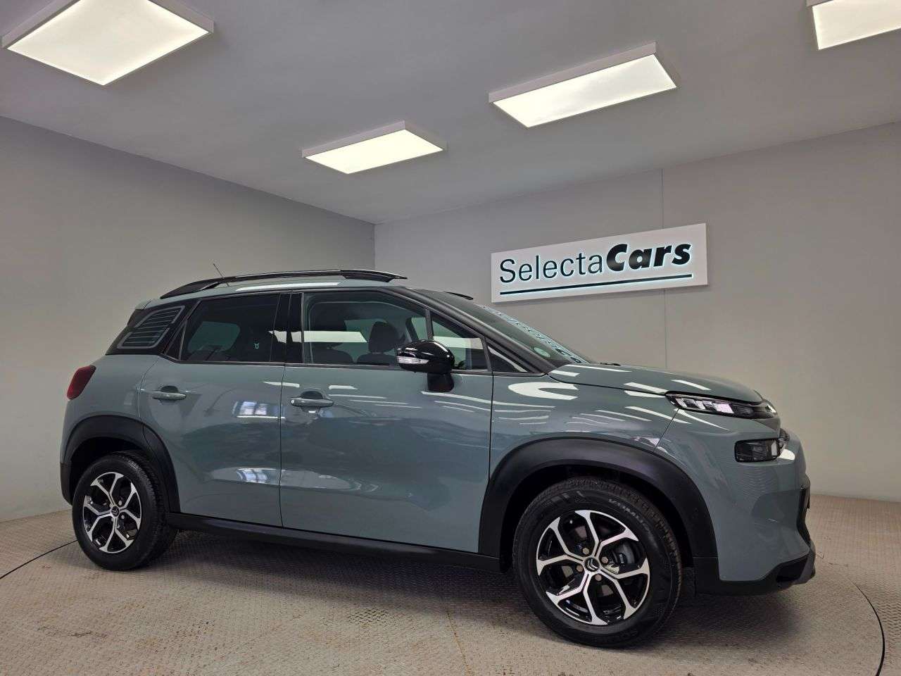A 2023 CITROEN C3 AIRCROSS 1.2 PureTech Shine SUV 5dr Petrol Manual Euro 6 (s/s) (110 ps) A 2023 CITROEN C3 AIRCROSS 1.2 PureTech Shine SUV 5dr Petrol Manual Euro 6 (s/s) (110 ps)