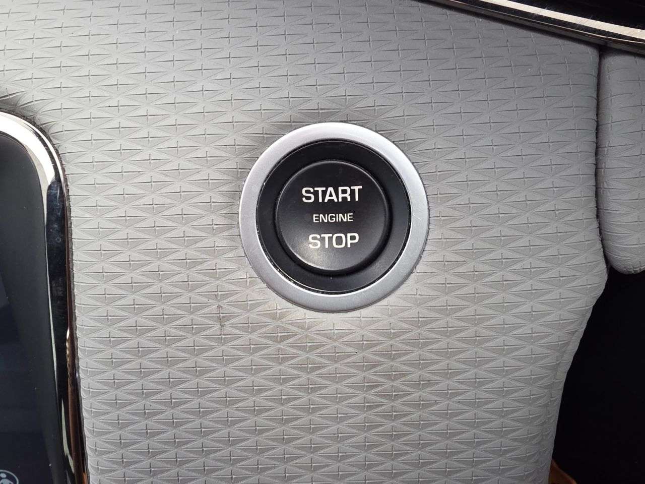 2019 LAND ROVER RANGE ROVER EVOQUE 2019 LAND ROVER RANGE ROVER EVOQUE