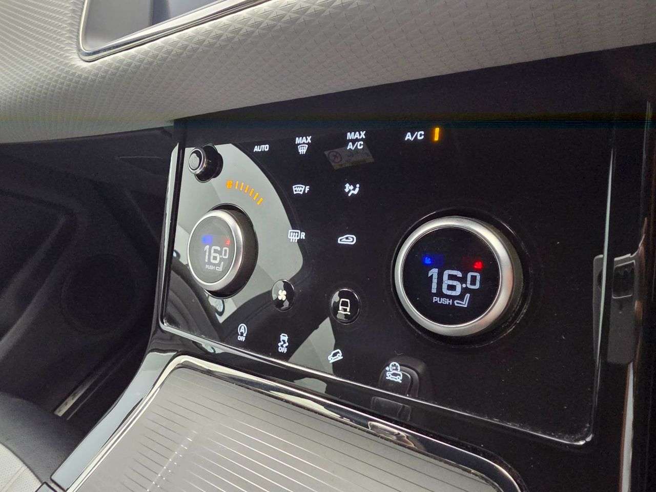 2019 LAND ROVER RANGE ROVER EVOQUE 2019 LAND ROVER RANGE ROVER EVOQUE