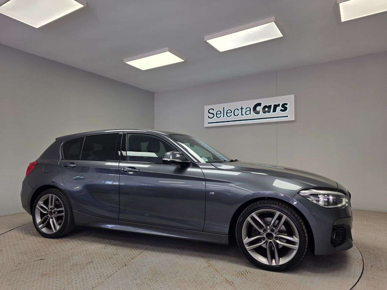A 2019 BMW 1 SERIES 2.0 120i GPF M Sport Hatchback 5dr Petrol Auto Euro 6 (s/s) (184 ps) A 2019 BMW 1 SERIES 2.0 120i GPF M Sport Hatchback 5dr Petrol Auto Euro 6 (s/s) (184 ps)