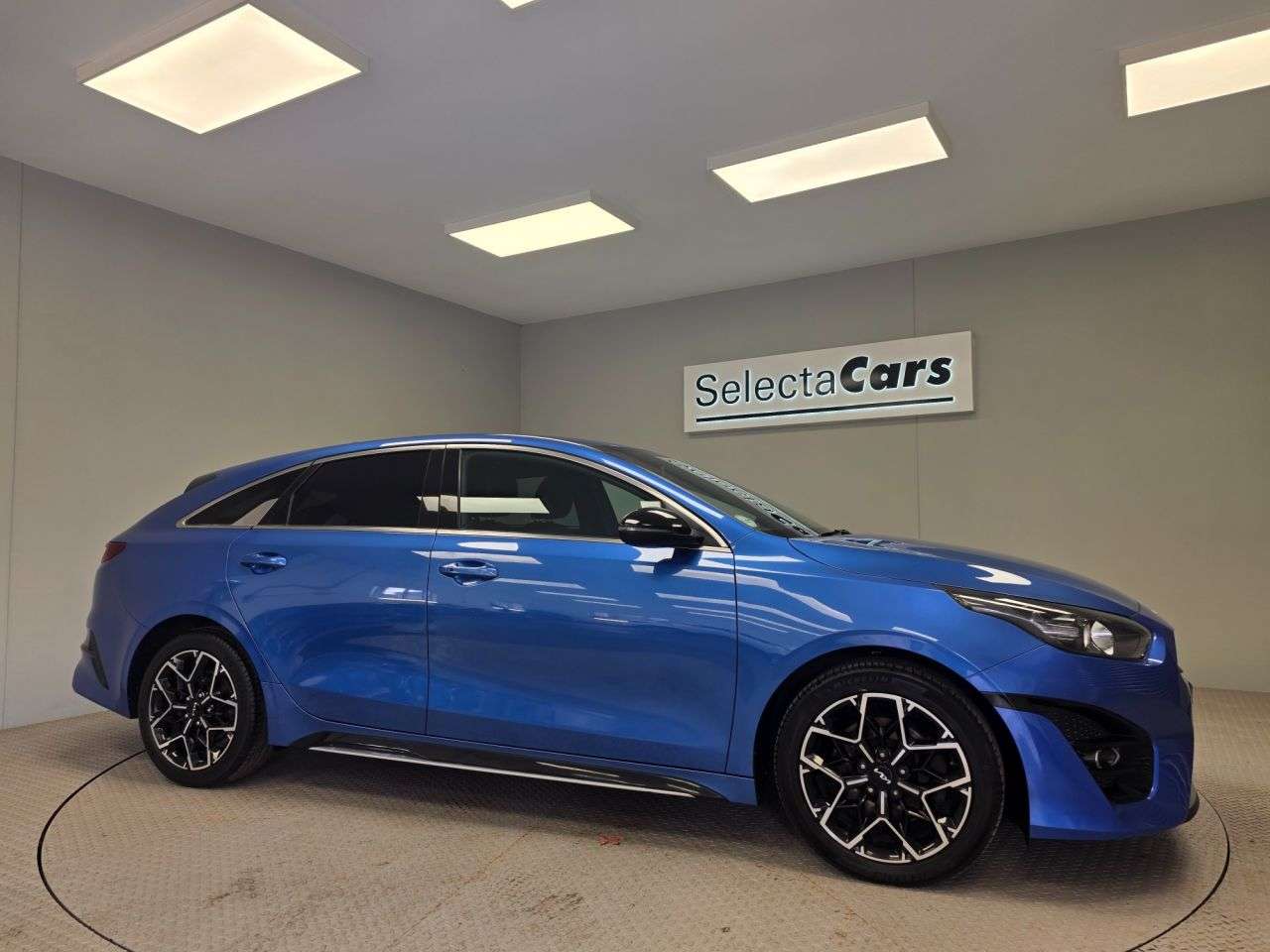 A 2022 KIA PROCEED 1.5 T-GDi GT-Line Shooting Brake 5dr Petrol Manual Euro 6 (s/s) (158 bhp) A 2022 KIA PROCEED 1.5 T-GDi GT-Line Shooting Brake 5dr Petrol Manual Euro 6 (s/s) (158 bhp)