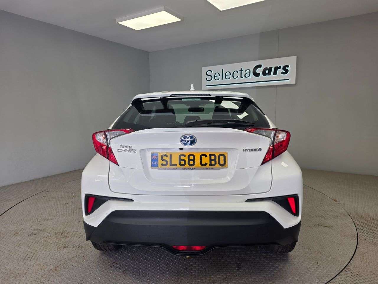 A 2018 TOYOTA C-HR 1.8 VVT-h Icon SUV 5dr Petrol Hybrid CVT Euro 6 (s/s) (122 ps) A 2018 TOYOTA C-HR 1.8 VVT-h Icon SUV 5dr Petrol Hybrid CVT Euro 6 (s/s) (122 ps)