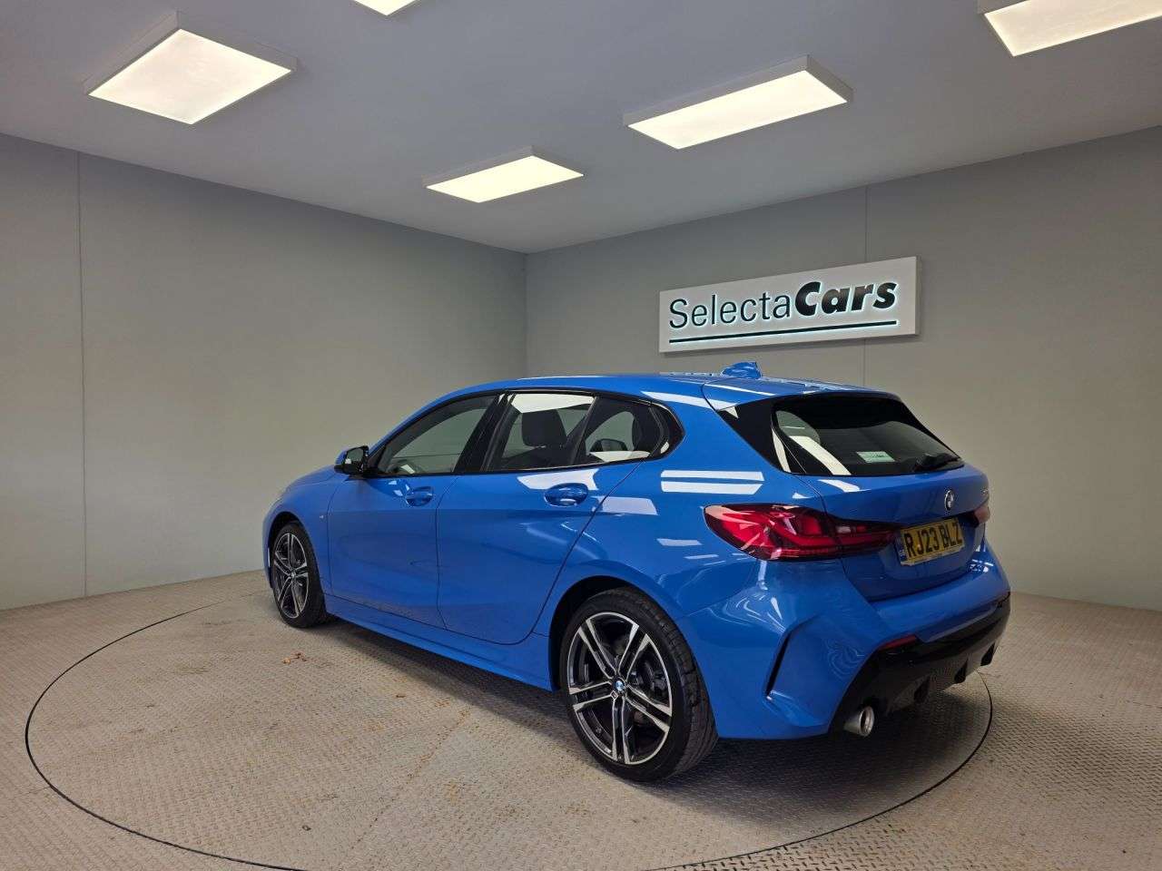 A 2023 BMW 1 SERIES 1.5 118i M Sport (LCP) Hatchback 5dr Petrol Manual Euro 6 (s/s) (136 ps) A 2023 BMW 1 SERIES 1.5 118i M Sport (LCP) Hatchback 5dr Petrol Manual Euro 6 (s/s) (136 ps)