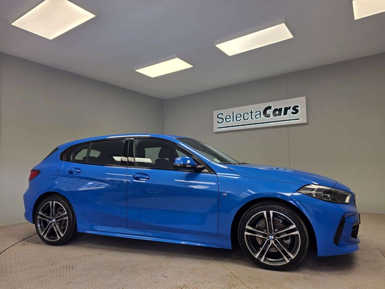 A 2023 BMW 1 SERIES 1.5 118i M Sport (LCP) Hatchback 5dr Petrol Manual Euro 6 (s/s) (136 ps) A 2023 BMW 1 SERIES 1.5 118i M Sport (LCP) Hatchback 5dr Petrol Manual Euro 6 (s/s) (136 ps)