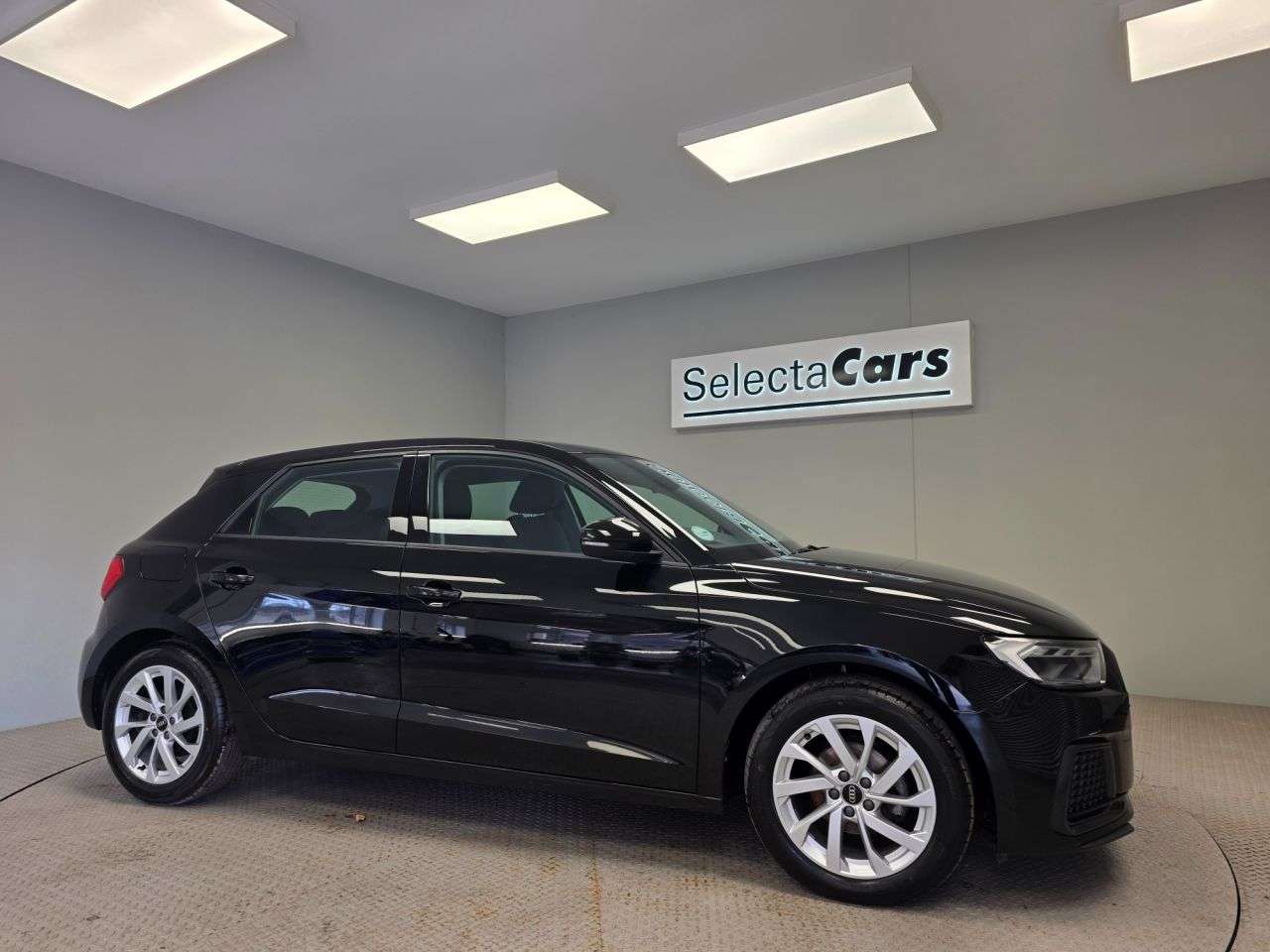 A 2022 AUDI A1 1.0 TFSI 25 Sport Sportback 5dr Petrol Manual Euro 6 (s/s) (95 ps) A 2022 AUDI A1 1.0 TFSI 25 Sport Sportback 5dr Petrol Manual Euro 6 (s/s) (95 ps)