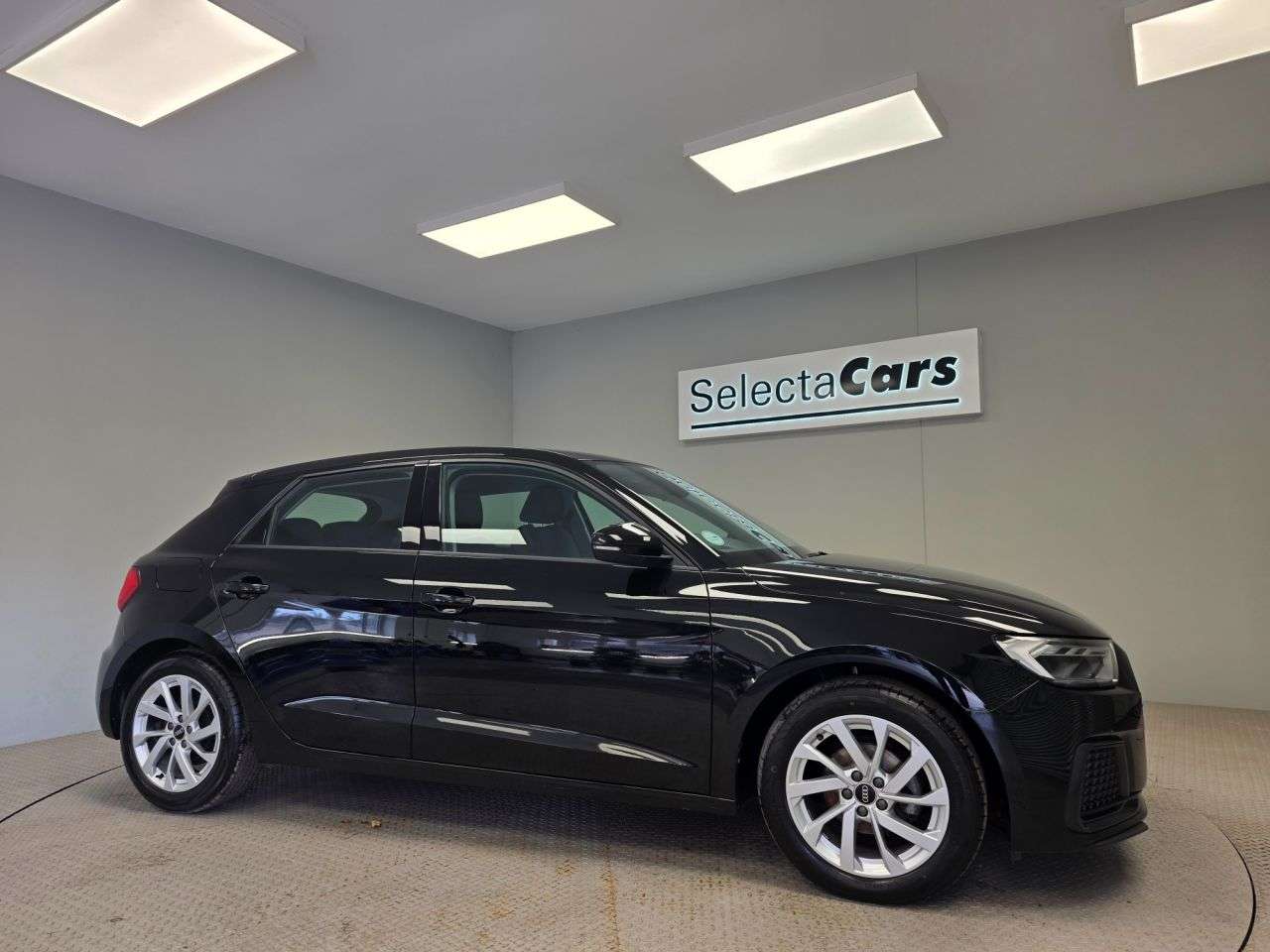 A 2022 AUDI A1 1.0 TFSI 25 Sport Sportback 5dr Petrol Manual Euro 6 (s/s) (95 ps) A 2022 AUDI A1 1.0 TFSI 25 Sport Sportback 5dr Petrol Manual Euro 6 (s/s) (95 ps)