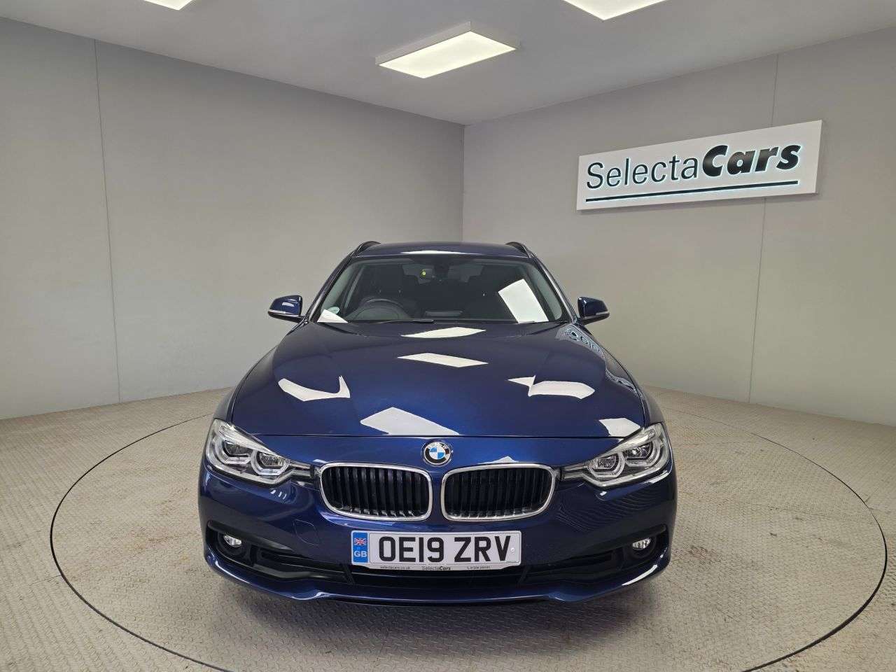 A 2019 BMW 3 SERIES 2.0 320d ED Plus Touring 5dr Diesel Manual Euro 6 (s/s) (163 ps) A 2019 BMW 3 SERIES 2.0 320d ED Plus Touring 5dr Diesel Manual Euro 6 (s/s) (163 ps)