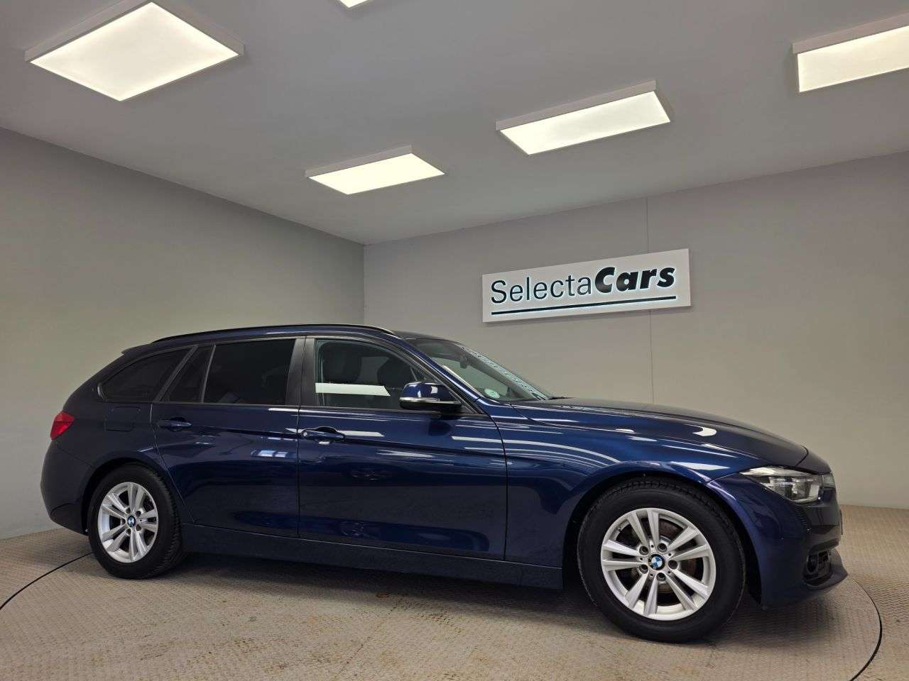 A 2019 BMW 3 SERIES 2.0 320d ED Plus Touring 5dr Diesel Manual Euro 6 (s/s) (163 ps) A 2019 BMW 3 SERIES 2.0 320d ED Plus Touring 5dr Diesel Manual Euro 6 (s/s) (163 ps)