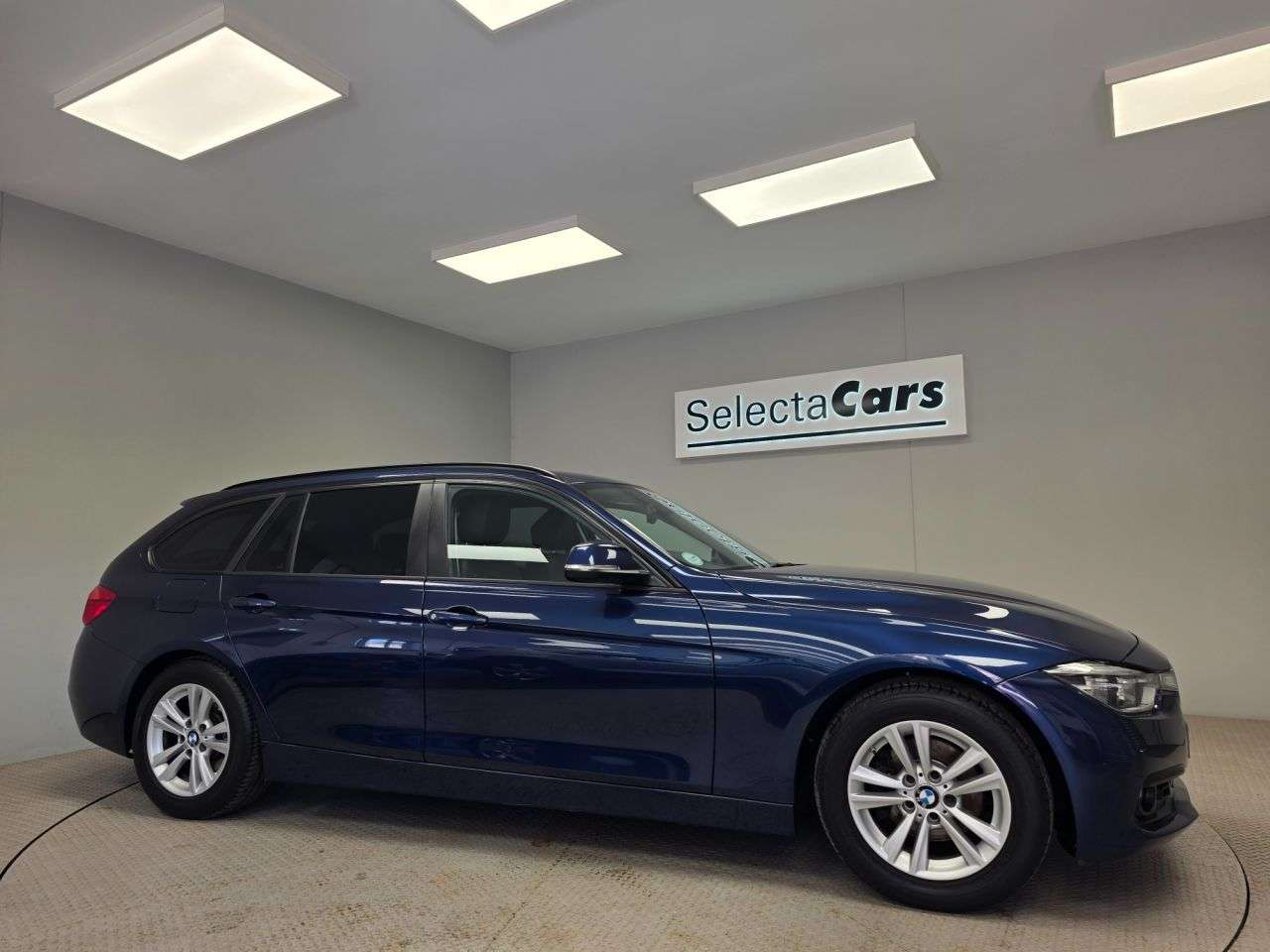 A 2019 BMW 3 SERIES 2.0 320d ED Plus Touring 5dr Diesel Manual Euro 6 (s/s) (163 ps) A 2019 BMW 3 SERIES 2.0 320d ED Plus Touring 5dr Diesel Manual Euro 6 (s/s) (163 ps)