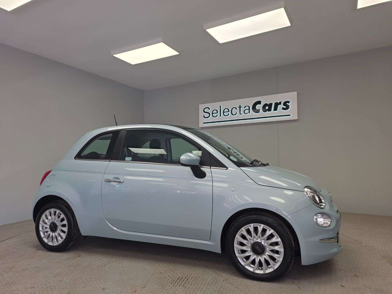 A 2023 FIAT 500 1.0 MHEV Hatchback 3dr Petrol Manual Euro 6 (s/s) (70 bhp) A 2023 FIAT 500 1.0 MHEV Hatchback 3dr Petrol Manual Euro 6 (s/s) (70 bhp)