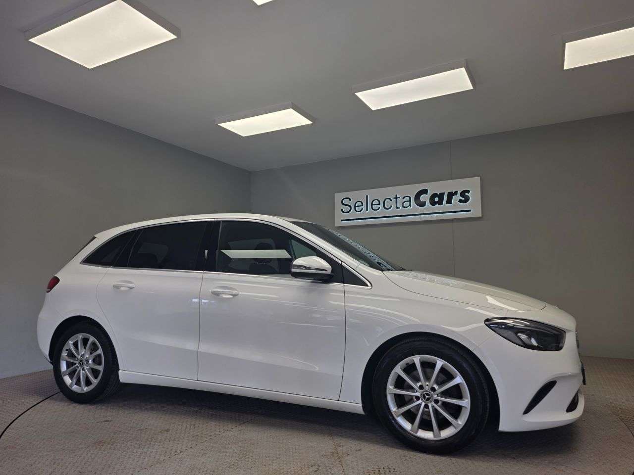 A 2019 MERCEDES-BENZ B CLASS 1.3 B180 Sport MPV 5dr Petrol 7G-DCT Euro 6 (s/s) (136 ps) A 2019 MERCEDES-BENZ B CLASS 1.3 B180 Sport MPV 5dr Petrol 7G-DCT Euro 6 (s/s) (136 ps)