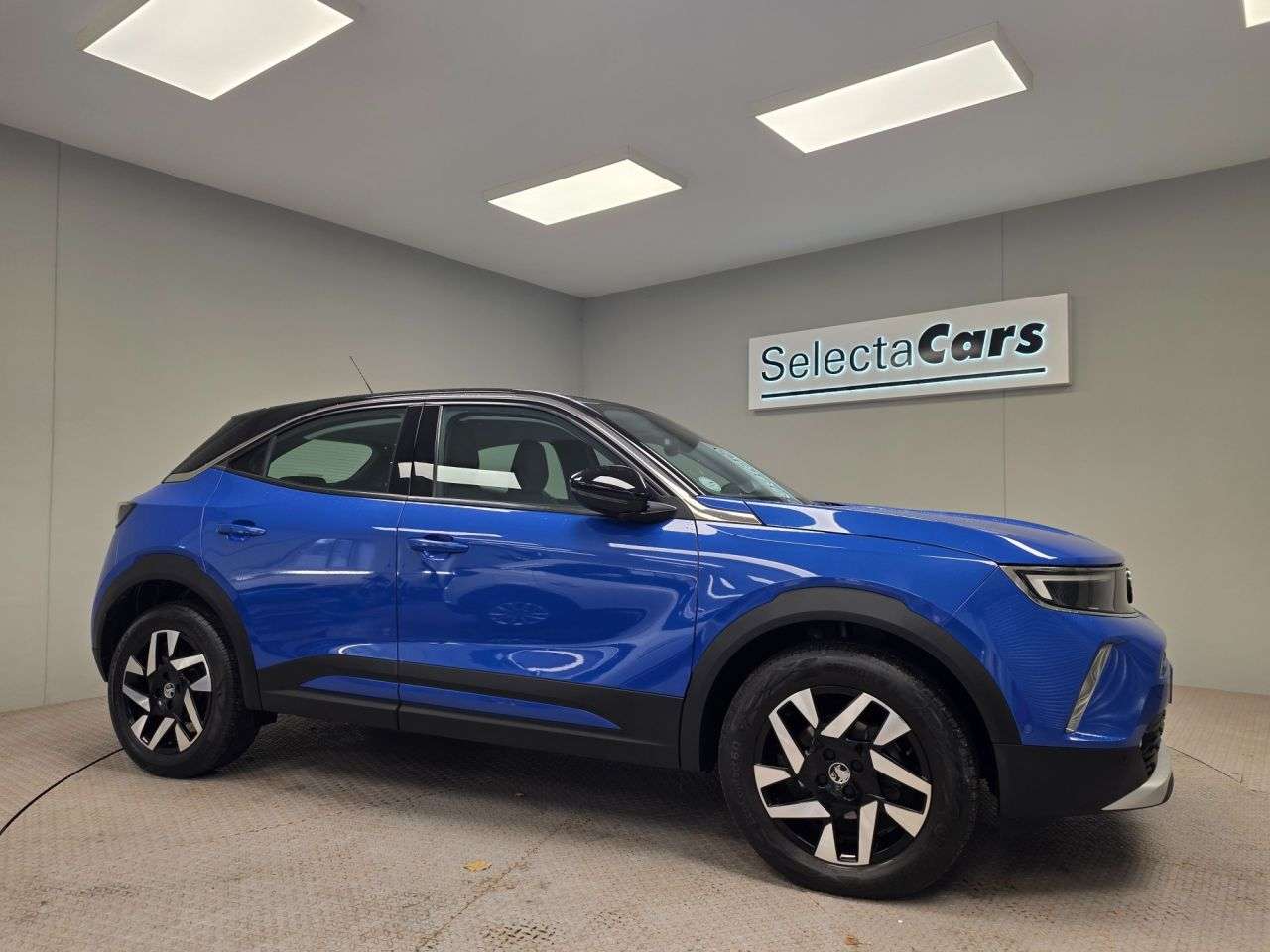 A 2022 VAUXHALL MOKKA 1.2 Turbo Elite Premium SUV 5dr Petrol Auto Euro 6 (s/s) (130 ps) A 2022 VAUXHALL MOKKA 1.2 Turbo Elite Premium SUV 5dr Petrol Auto Euro 6 (s/s) (130 ps)