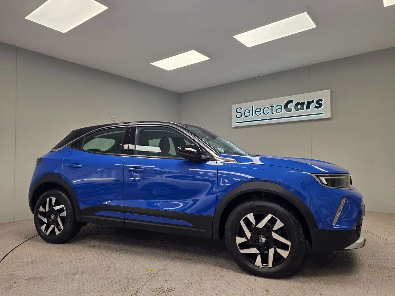 A 2022 VAUXHALL MOKKA 1.2 Turbo Elite Premium SUV 5dr Petrol Auto Euro 6 (s/s) (130 ps) A 2022 VAUXHALL MOKKA 1.2 Turbo Elite Premium SUV 5dr Petrol Auto Euro 6 (s/s) (130 ps)