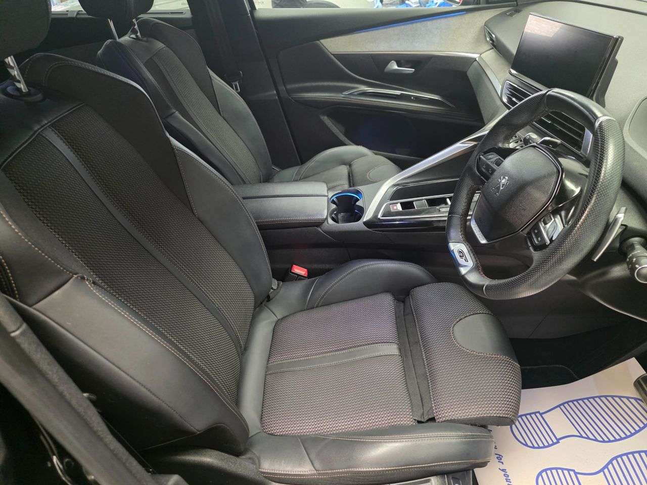 2023 PEUGEOT 5008 2023 PEUGEOT 5008