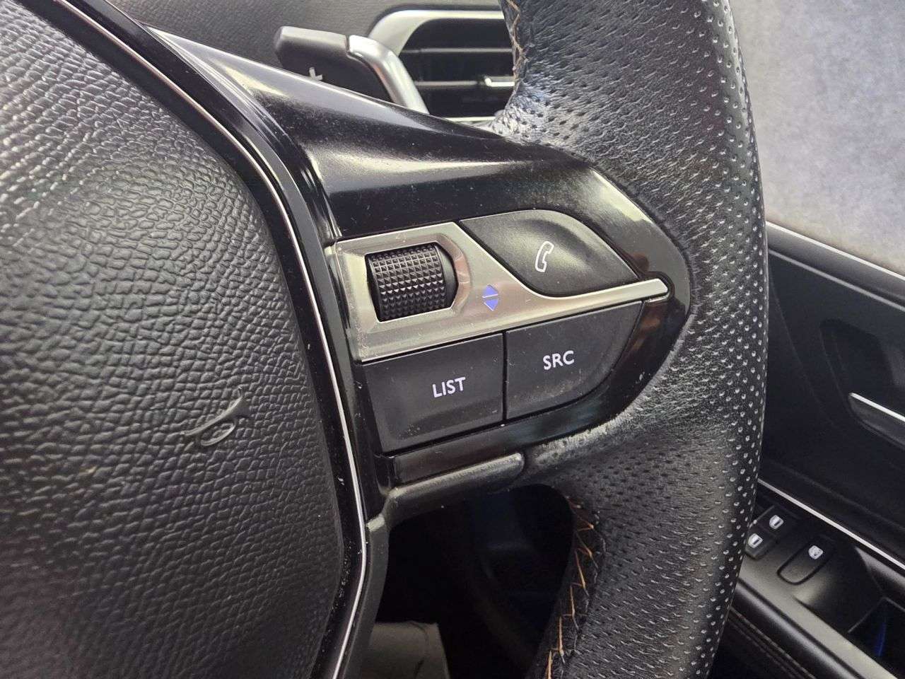 2023 PEUGEOT 5008 2023 PEUGEOT 5008