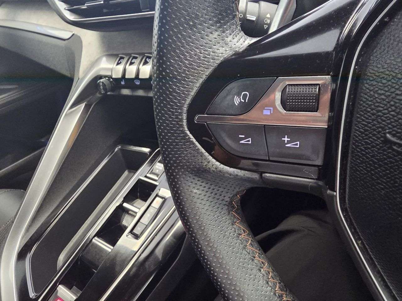 2023 PEUGEOT 5008 2023 PEUGEOT 5008