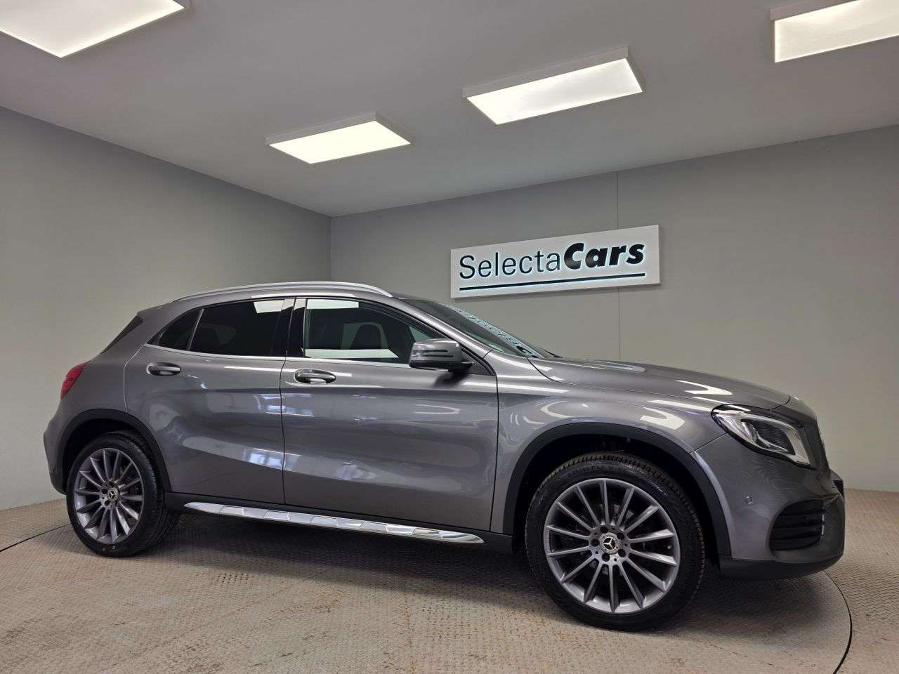 A 2019 MERCEDES-BENZ 180 1.6 GLA180 AMG Line Edition SUV 5dr Petrol 7G-DCT Euro 6 (s/s) (122 ps) A 2019 MERCEDES-BENZ 180 1.6 GLA180 AMG Line Edition SUV 5dr Petrol 7G-DCT Euro 6 (s/s) (122 ps)