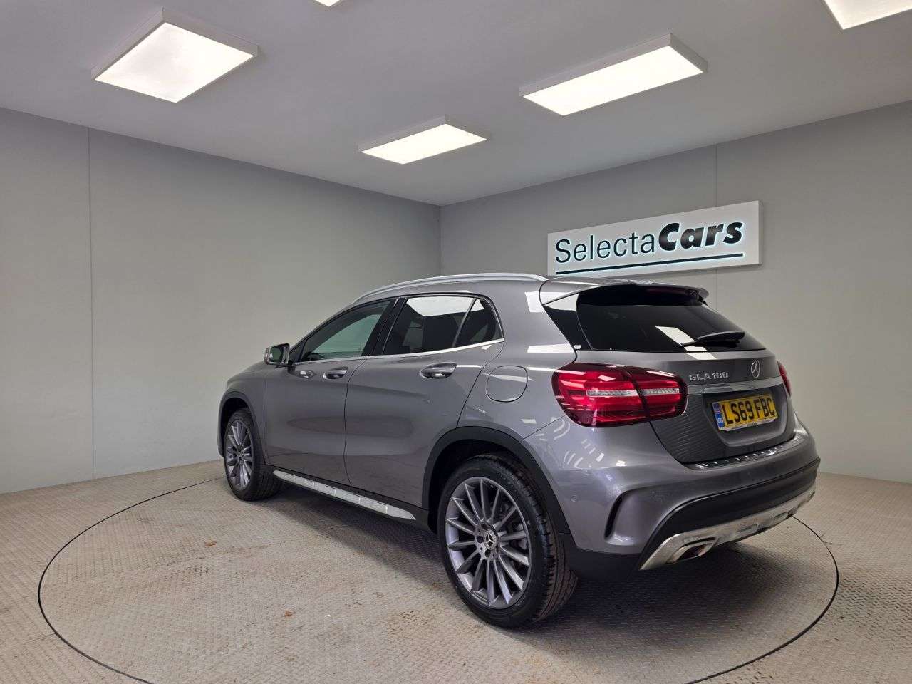 A 2019 MERCEDES-BENZ 180 1.6 GLA180 AMG Line Edition SUV 5dr Petrol 7G-DCT Euro 6 (s/s) (122 ps) A 2019 MERCEDES-BENZ 180 1.6 GLA180 AMG Line Edition SUV 5dr Petrol 7G-DCT Euro 6 (s/s) (122 ps)