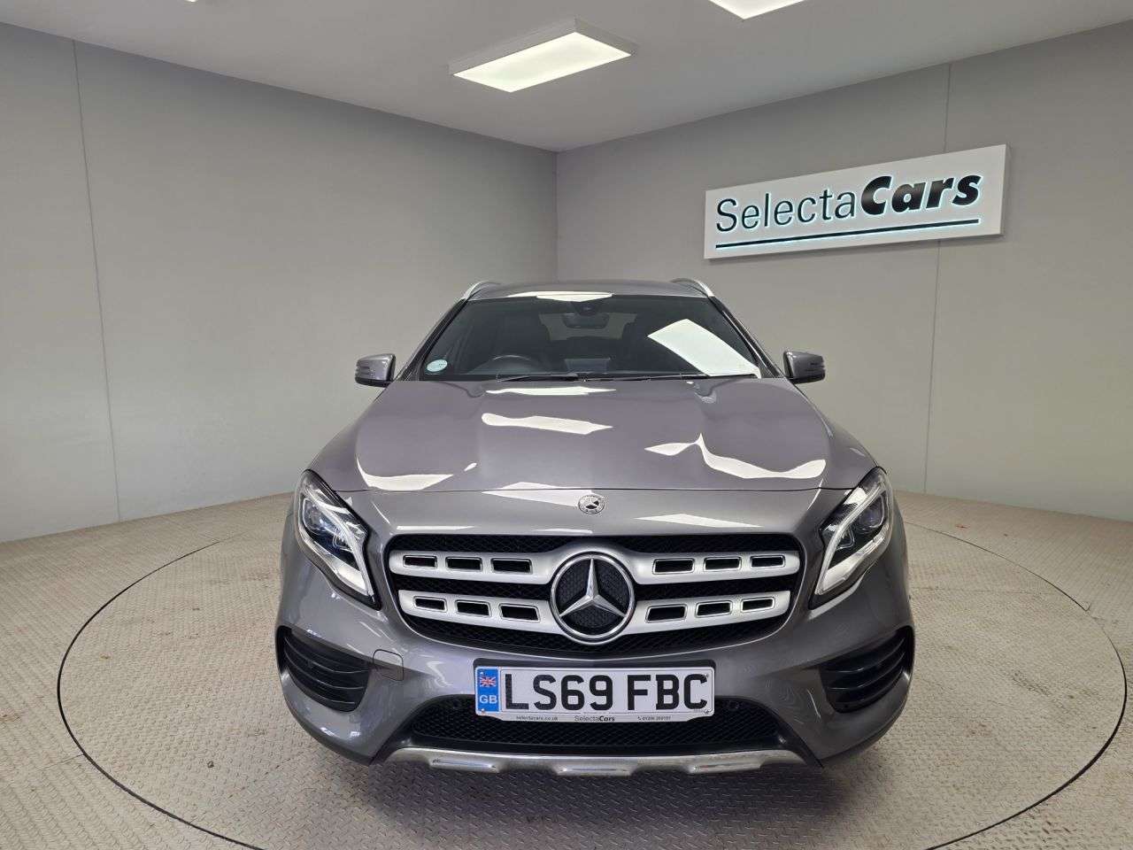 A 2019 MERCEDES-BENZ 180 1.6 GLA180 AMG Line Edition SUV 5dr Petrol 7G-DCT Euro 6 (s/s) (122 ps) A 2019 MERCEDES-BENZ 180 1.6 GLA180 AMG Line Edition SUV 5dr Petrol 7G-DCT Euro 6 (s/s) (122 ps)