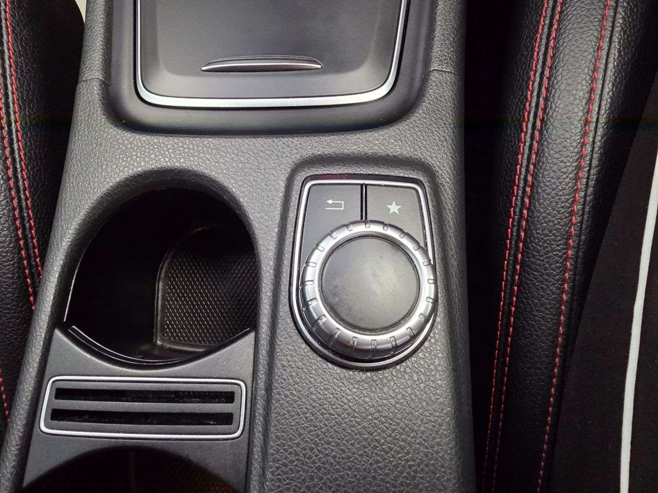 2019 MERCEDES-BENZ 180 2019 MERCEDES-BENZ 180