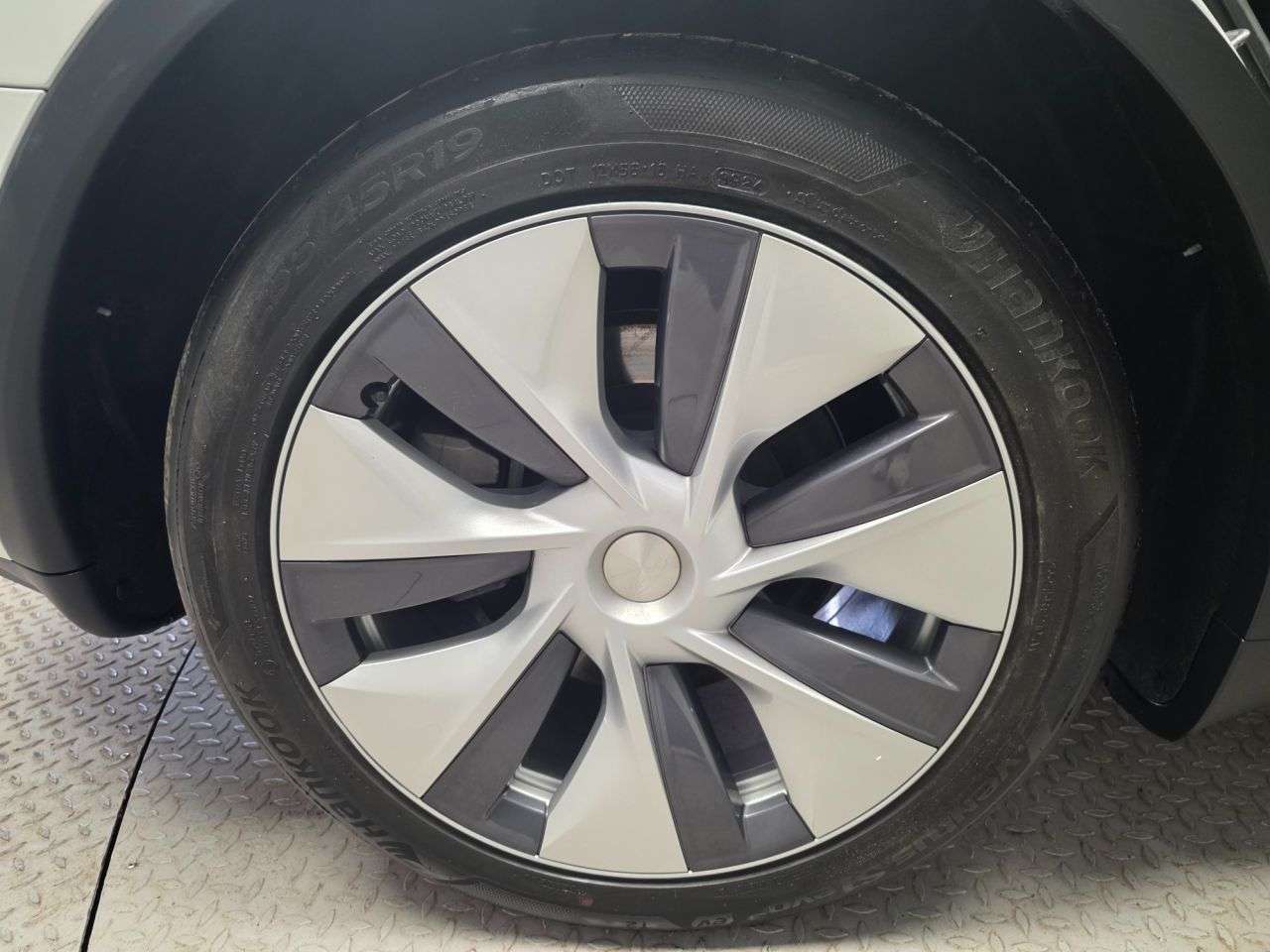 2024 TESLA MODEL Y 2024 TESLA MODEL Y
