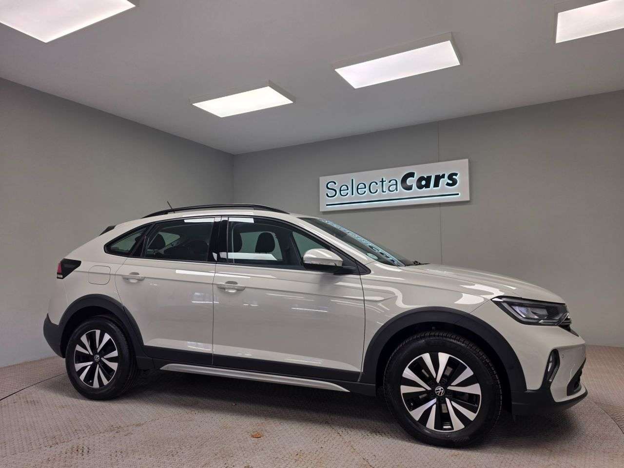 A 2023 VOLKSWAGEN TAIGO 1.0 TSI Life SUV 5dr Petrol Manual Euro 6 (s/s) (95 ps) A 2023 VOLKSWAGEN TAIGO 1.0 TSI Life SUV 5dr Petrol Manual Euro 6 (s/s) (95 ps)