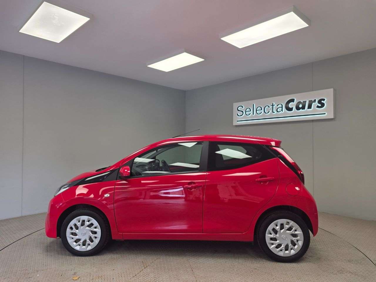 2021 TOYOTA AYGO 2021 TOYOTA AYGO
