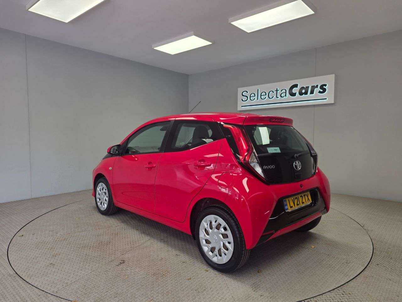 2021 TOYOTA AYGO 2021 TOYOTA AYGO