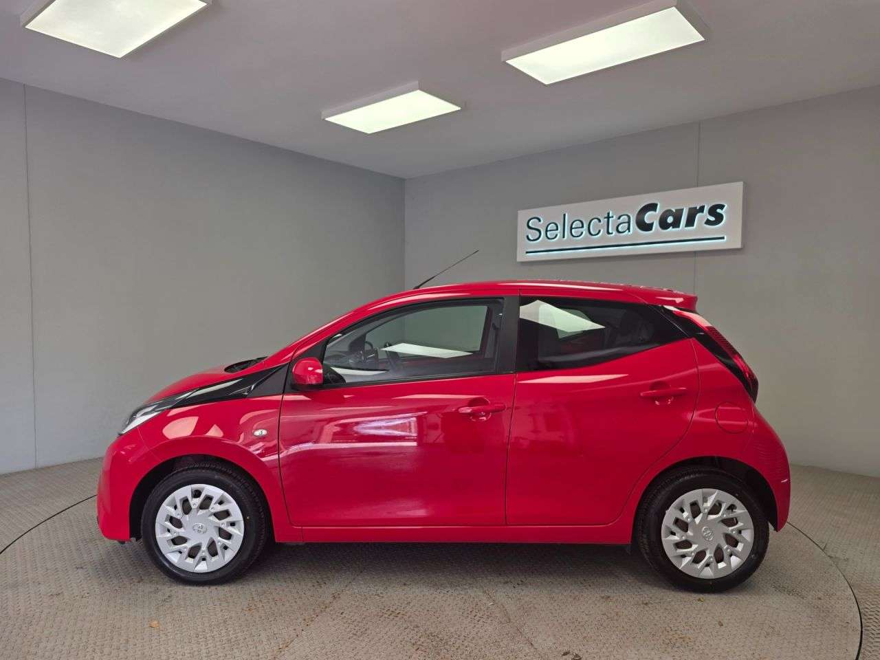2021 TOYOTA AYGO 2021 TOYOTA AYGO