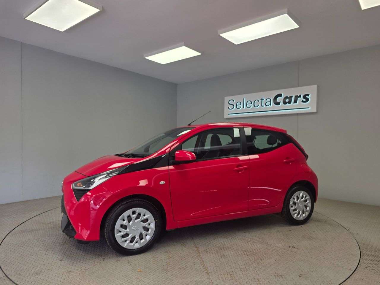 2021 TOYOTA AYGO 2021 TOYOTA AYGO