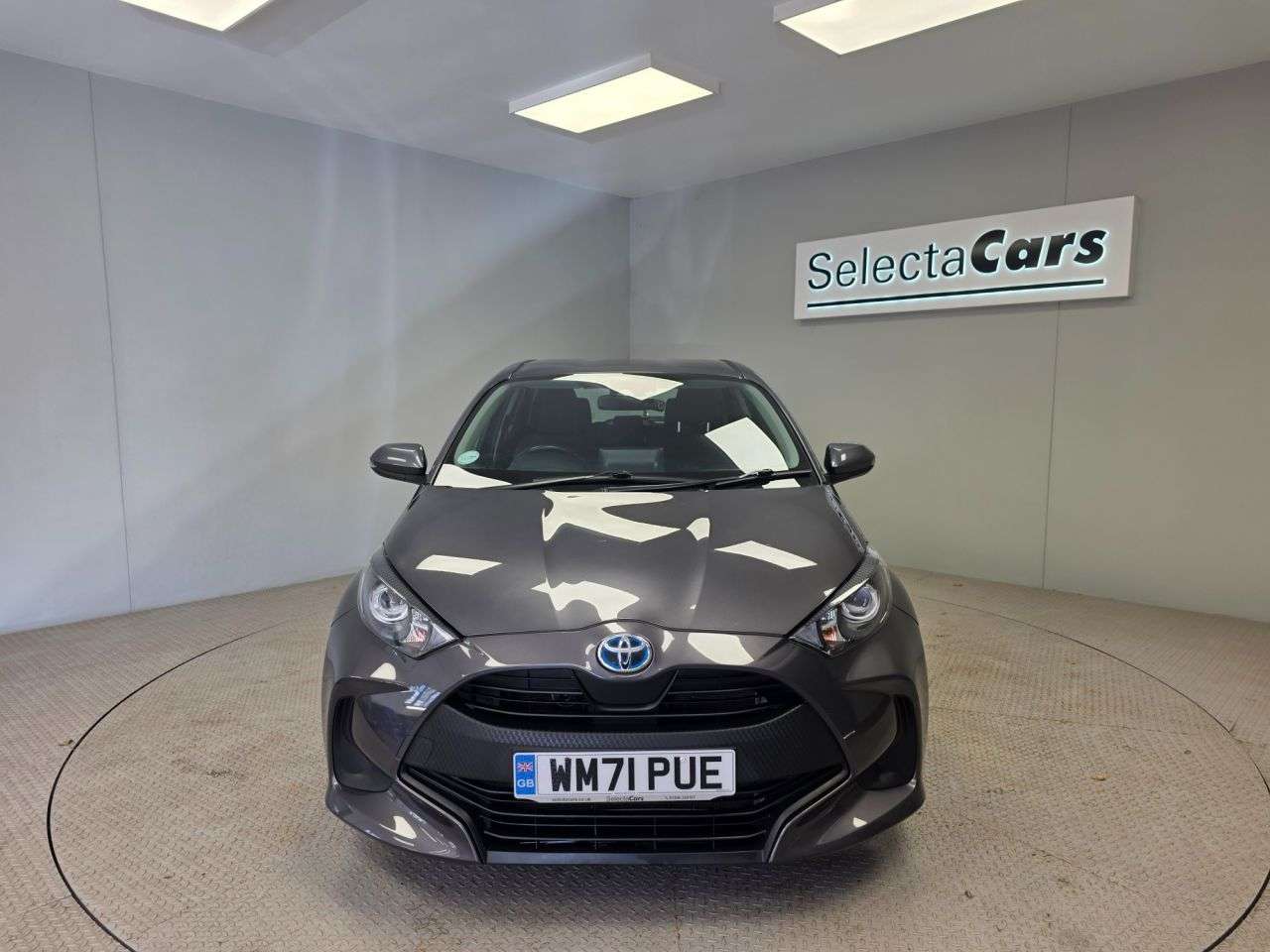 A 2022 TOYOTA YARIS 1.5 VVT-h Icon Hatchback 5dr Petrol Hybrid E-CVT Euro 6 (s/s) (116 ps) A 2022 TOYOTA YARIS 1.5 VVT-h Icon Hatchback 5dr Petrol Hybrid E-CVT Euro 6 (s/s) (116 ps)