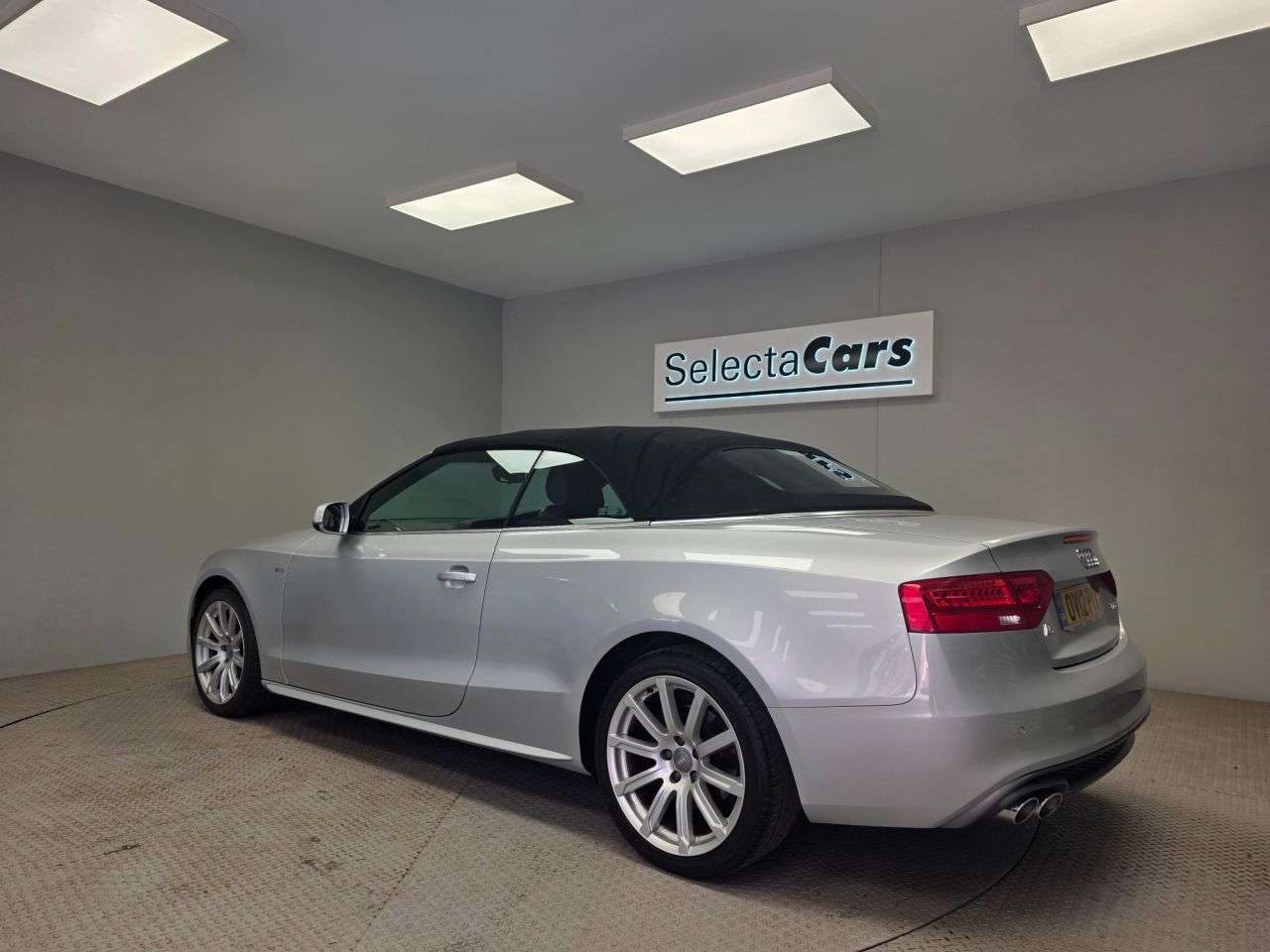 A 2012 AUDI A5 CABRIOLET 2.0 TDI S line Convertible 2dr Diesel Multitronic Euro 5 (s/s) (177 ps) A 2012 AUDI A5 CABRIOLET 2.0 TDI S line Convertible 2dr Diesel Multitronic Euro 5 (s/s) (177 ps)
