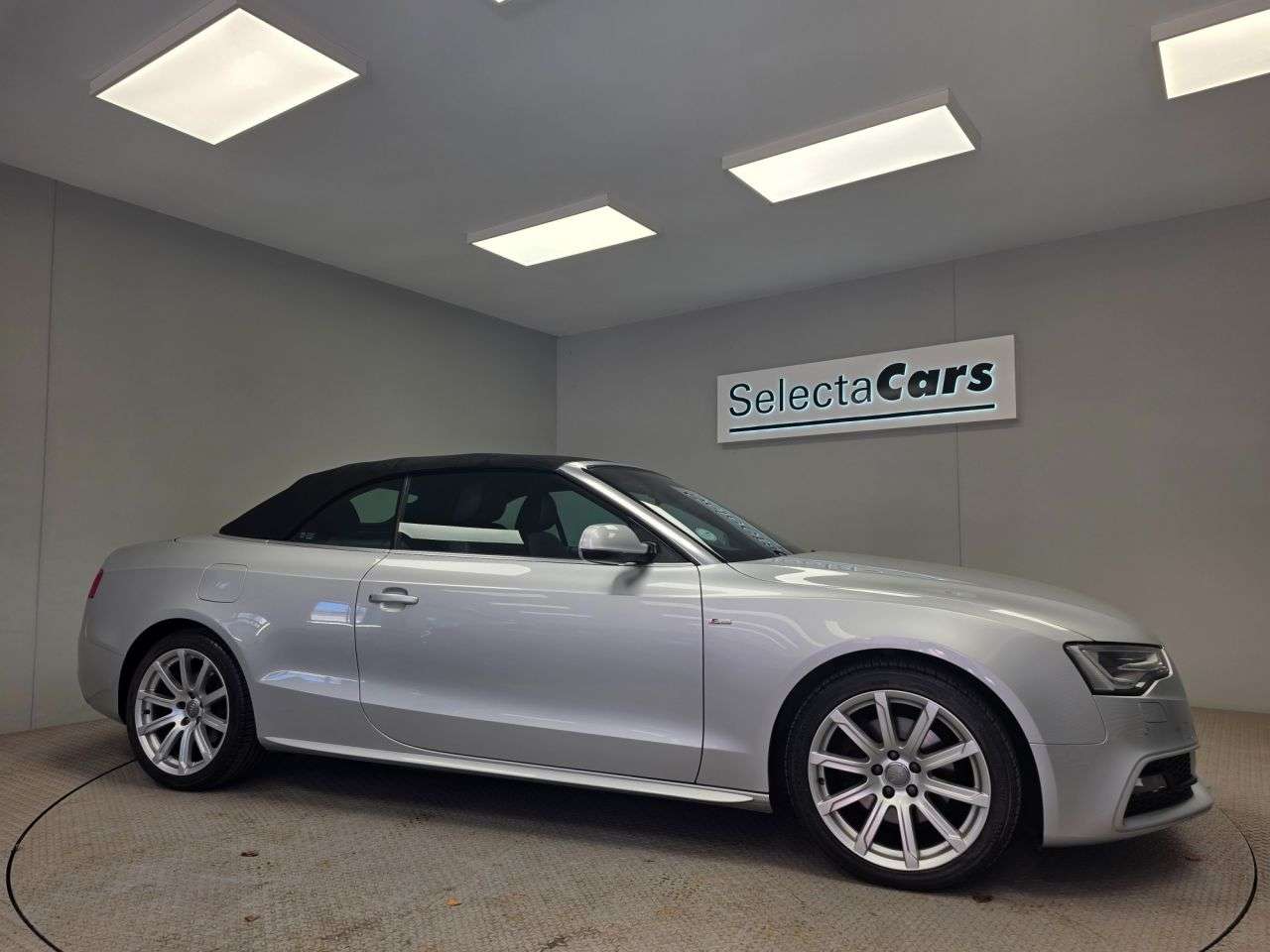 A 2012 AUDI A5 CABRIOLET 2.0 TDI S line Convertible 2dr Diesel Multitronic Euro 5 (s/s) (177 ps) A 2012 AUDI A5 CABRIOLET 2.0 TDI S line Convertible 2dr Diesel Multitronic Euro 5 (s/s) (177 ps)