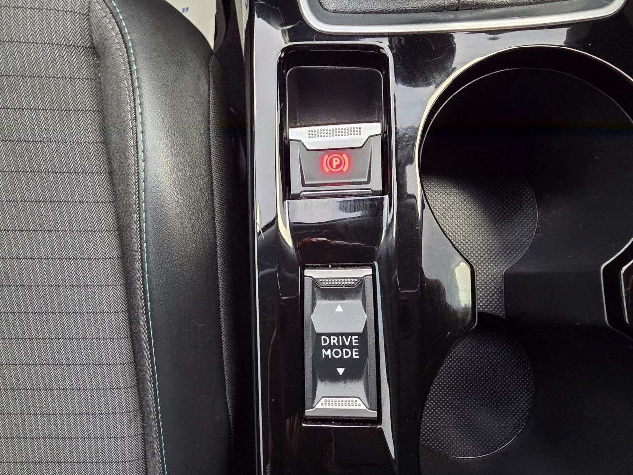 2021 PEUGEOT 2008 2021 PEUGEOT 2008