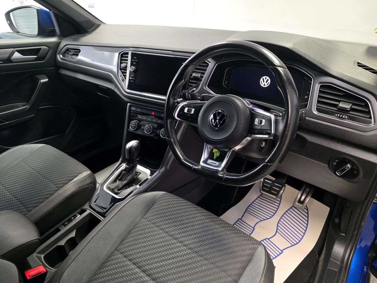 2020 VOLKSWAGEN T-ROC 2020 VOLKSWAGEN T-ROC