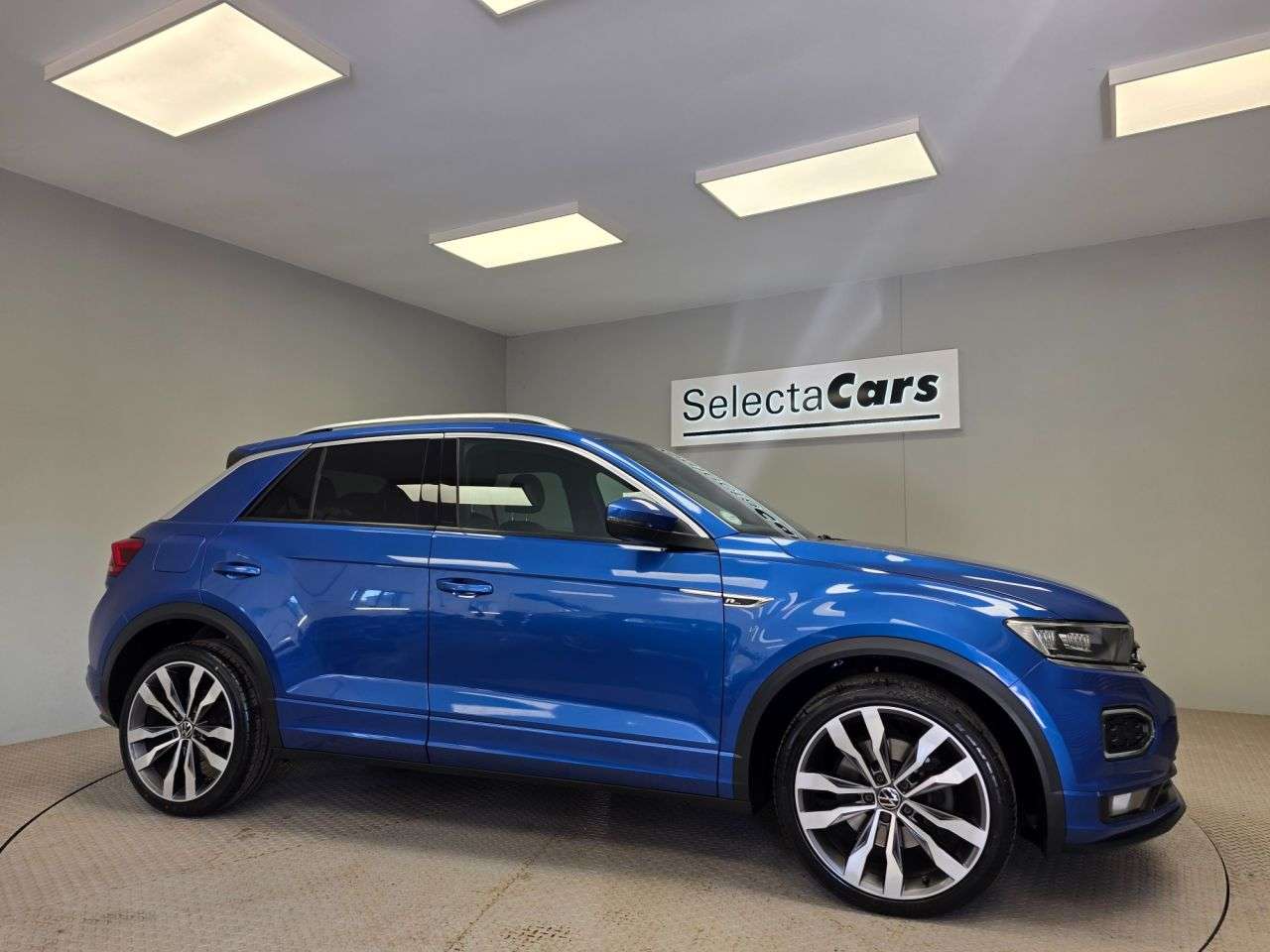 A 2020 VOLKSWAGEN T-ROC 1.5 TSI GPF EVO R-Line SUV 5dr Petrol DSG Euro 6 (s/s) (150 ps) A 2020 VOLKSWAGEN T-ROC 1.5 TSI GPF EVO R-Line SUV 5dr Petrol DSG Euro 6 (s/s) (150 ps)