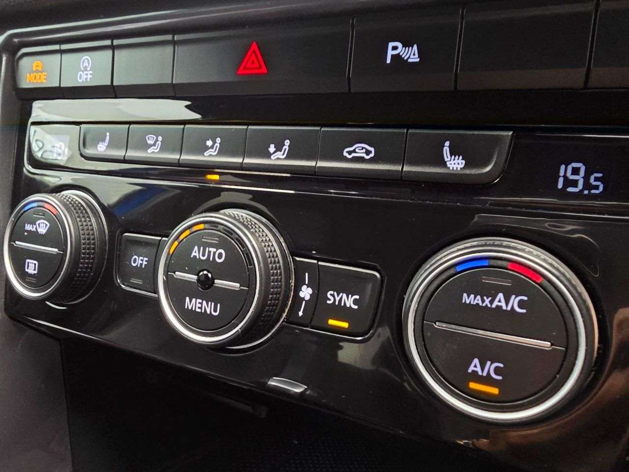 2020 VOLKSWAGEN T-ROC 2020 VOLKSWAGEN T-ROC