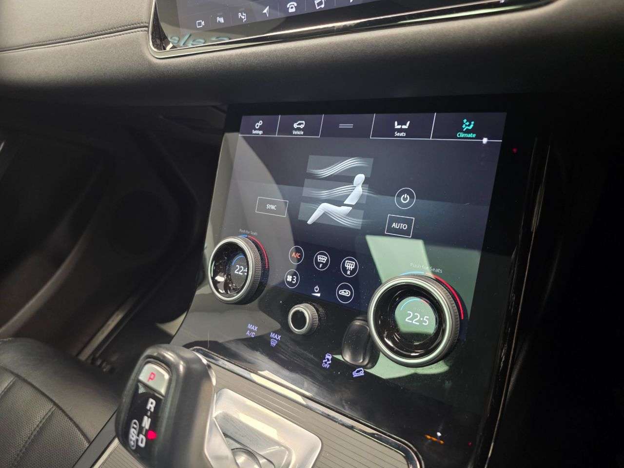 2019 LAND ROVER RANGE ROVER EVOQUE 2019 LAND ROVER RANGE ROVER EVOQUE