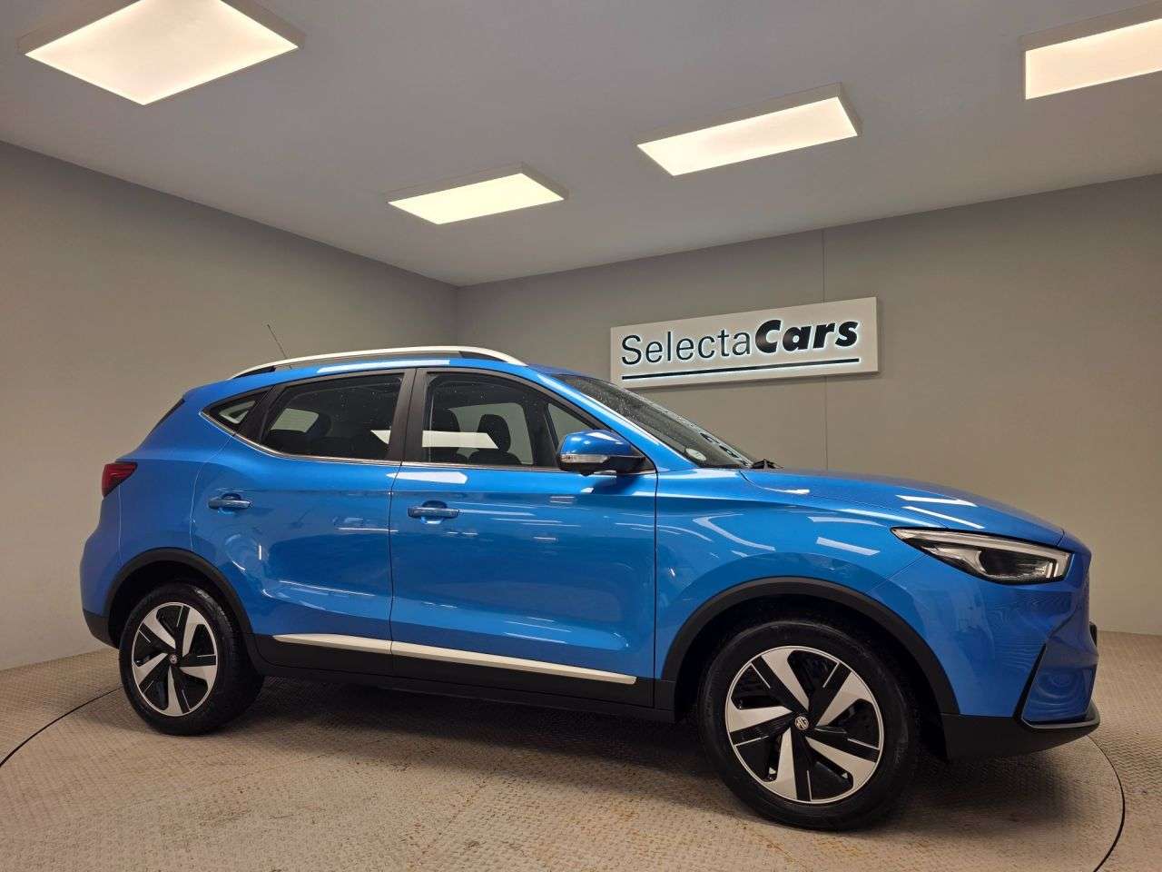 A 2022 MG MG ZS 72.6kWh Trophy Connect Long Range SUV 5dr Electric Auto (156 ps) A 2022 MG MG ZS 72.6kWh Trophy Connect Long Range SUV 5dr Electric Auto (156 ps)
