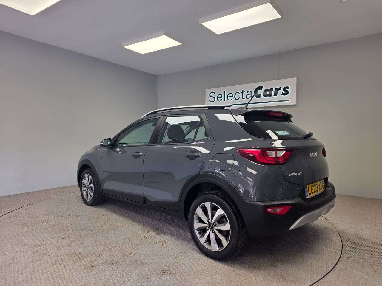 A 2023 KIA STONIC 1.0 T-GDi 2 SUV 5dr Petrol Manual Euro 6 (s/s) (99 bhp) A 2023 KIA STONIC 1.0 T-GDi 2 SUV 5dr Petrol Manual Euro 6 (s/s) (99 bhp)