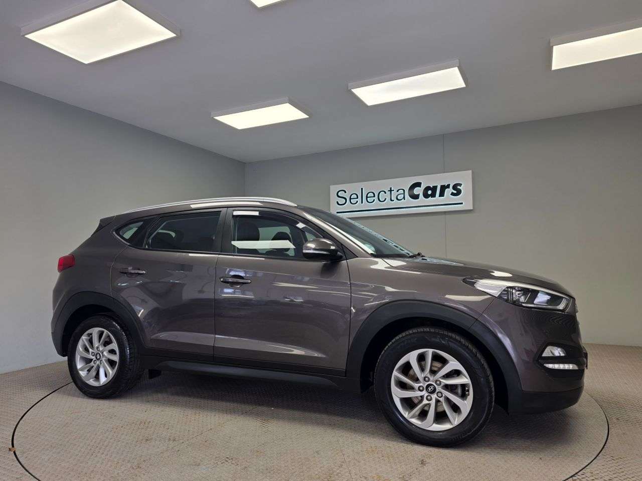 A 2016 HYUNDAI TUCSON 1.7 CRDi Blue Drive SE SUV 5dr Diesel DCT Euro 6 (s/s) (141 ps) A 2016 HYUNDAI TUCSON 1.7 CRDi Blue Drive SE SUV 5dr Diesel DCT Euro 6 (s/s) (141 ps)