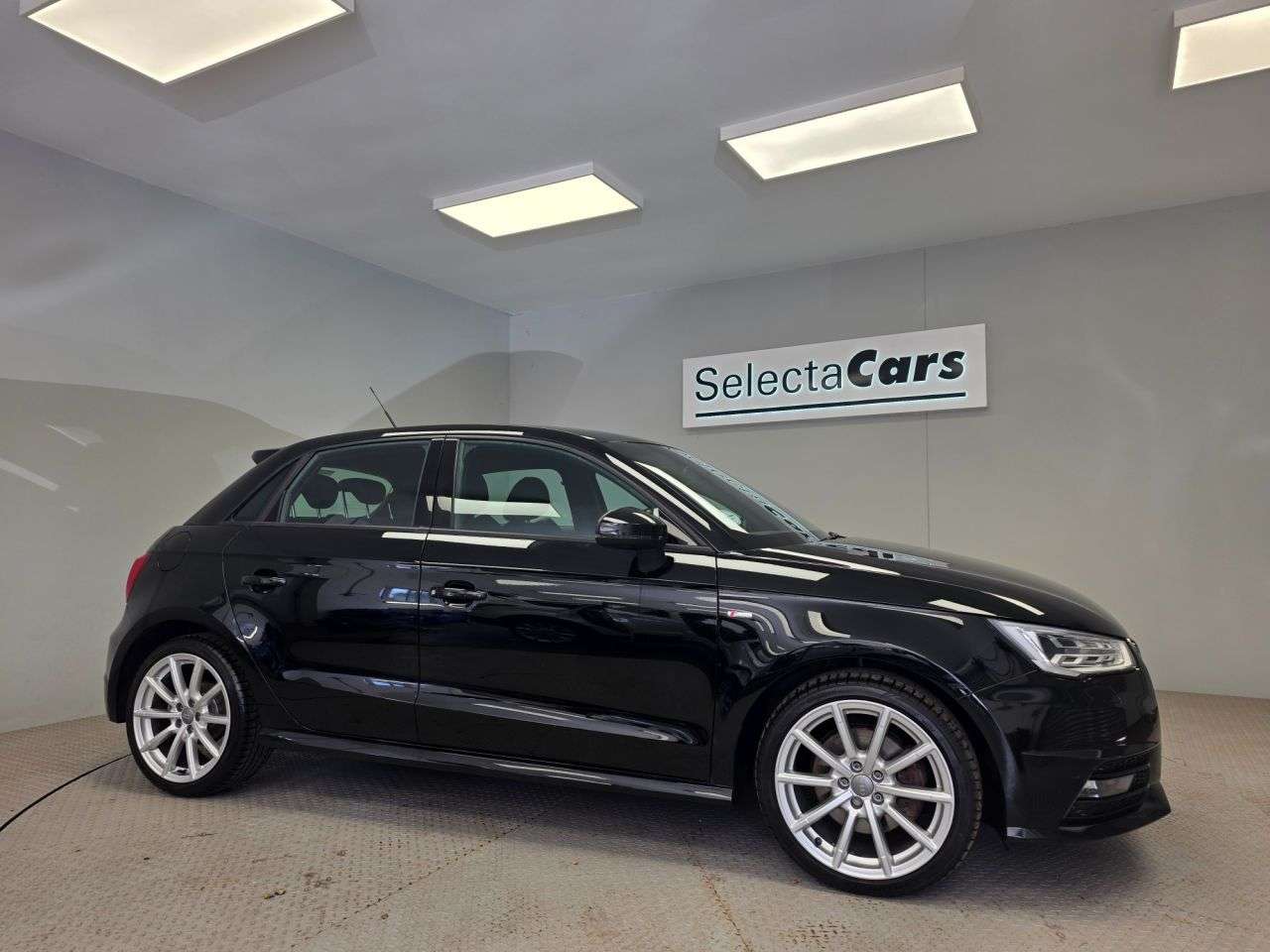 A 2018 AUDI A1 1.4 TFSI S line Sportback 5dr Petrol S Tronic Euro 6 (s/s) (Nav) (125 ps) A 2018 AUDI A1 1.4 TFSI S line Sportback 5dr Petrol S Tronic Euro 6 (s/s) (Nav) (125 ps)