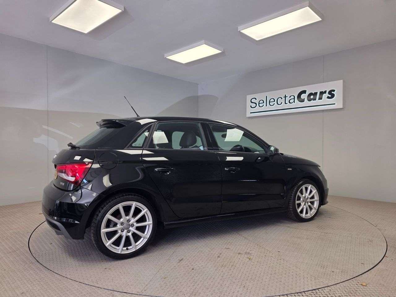 2018 AUDI A1 2018 AUDI A1
