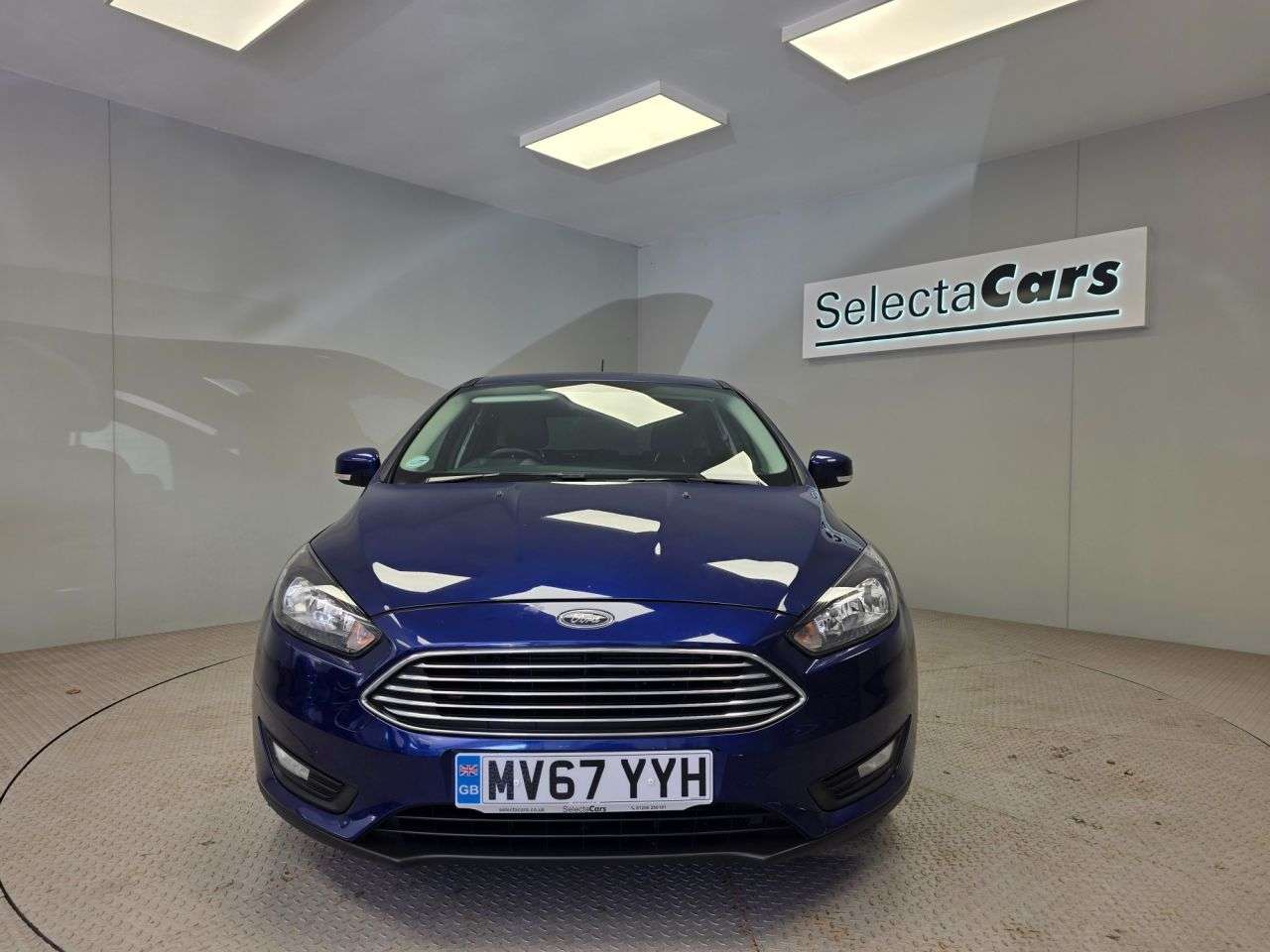 A 2017 FORD FOCUS 1.0T EcoBoost Zetec Edition Hatchback 5dr Petrol Manual Euro 6 (s/s) (125 p A 2017 FORD FOCUS 1.0T EcoBoost Zetec Edition Hatchback 5dr Petrol Manual Euro 6 (s/s) (125 p