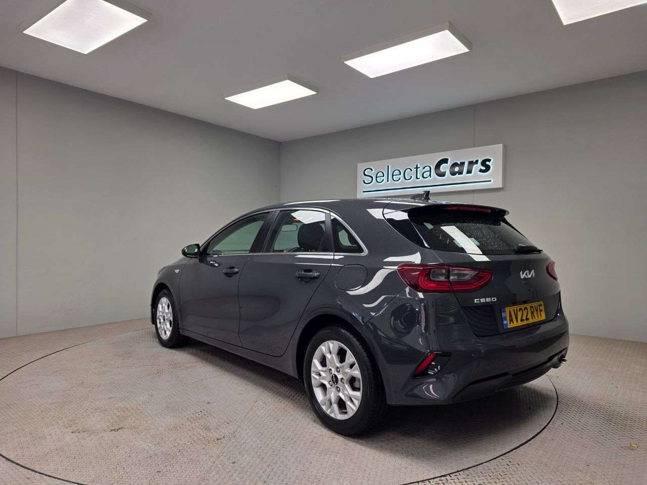 A 2022 KIA CEED 1.0 T-GDi 2 Hatchback 5dr Petrol Manual Euro 6 (s/s) (118 bhp) A 2022 KIA CEED 1.0 T-GDi 2 Hatchback 5dr Petrol Manual Euro 6 (s/s) (118 bhp)