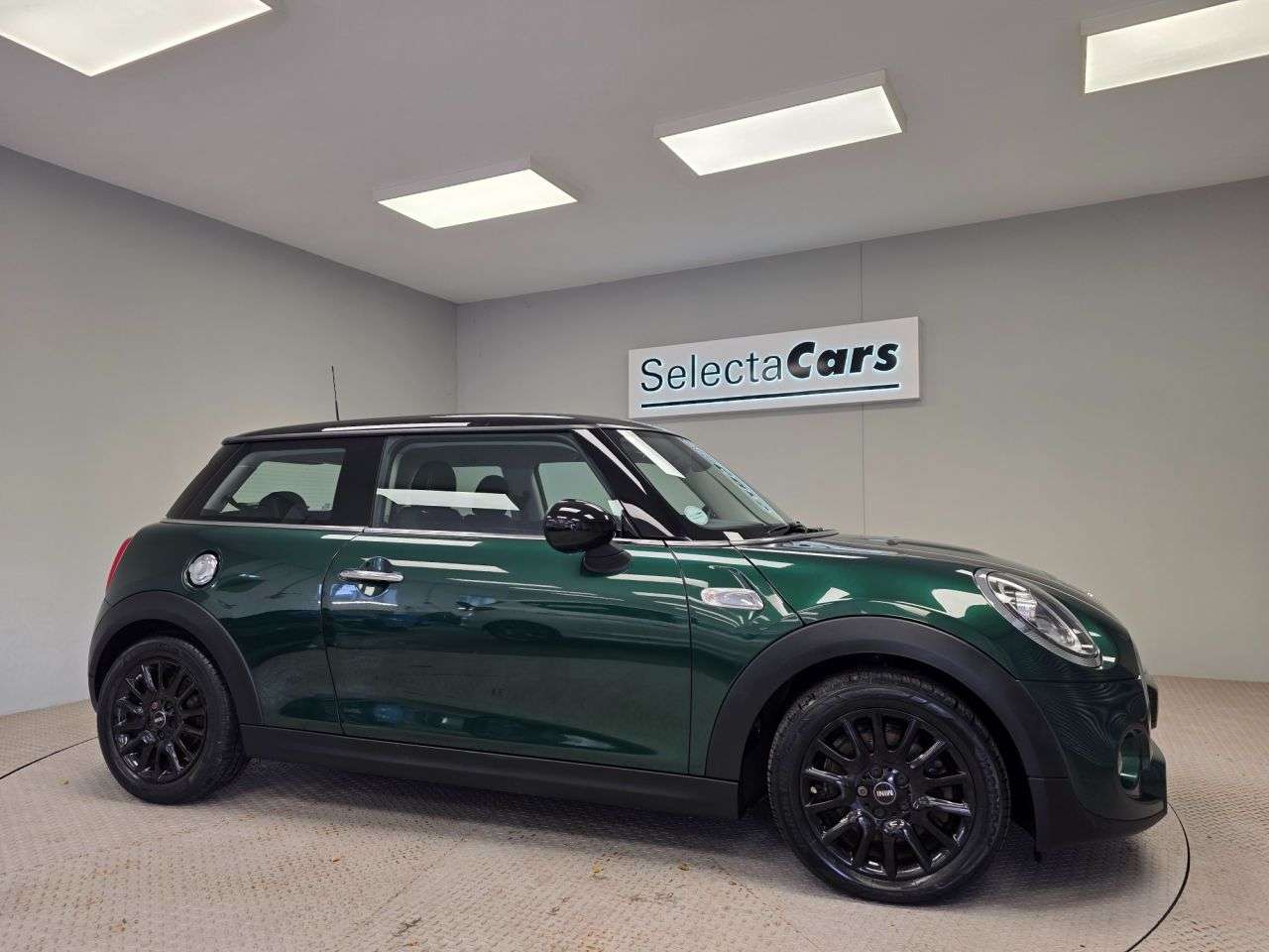 A 2019 MINI HATCH 2.0 Cooper S Classic Hatchback 3dr Petrol Steptronic Euro 6 (s/s) (192 ps) A 2019 MINI HATCH 2.0 Cooper S Classic Hatchback 3dr Petrol Steptronic Euro 6 (s/s) (192 ps)
